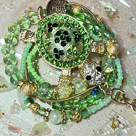 Turtle Bracelet Keychain - Picture 3 of 11